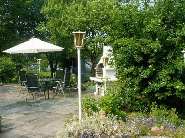 Waldpension Zum Felsenkeller Lichtenfels-Sachsenberg エクステリア 写真